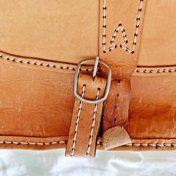 TOTE, BRAZIL, HANDMADE, NATURAL LEATHER, BUCKLE CLOSURE, LONG SHOULDER STRAP, - Picture 8 of 8